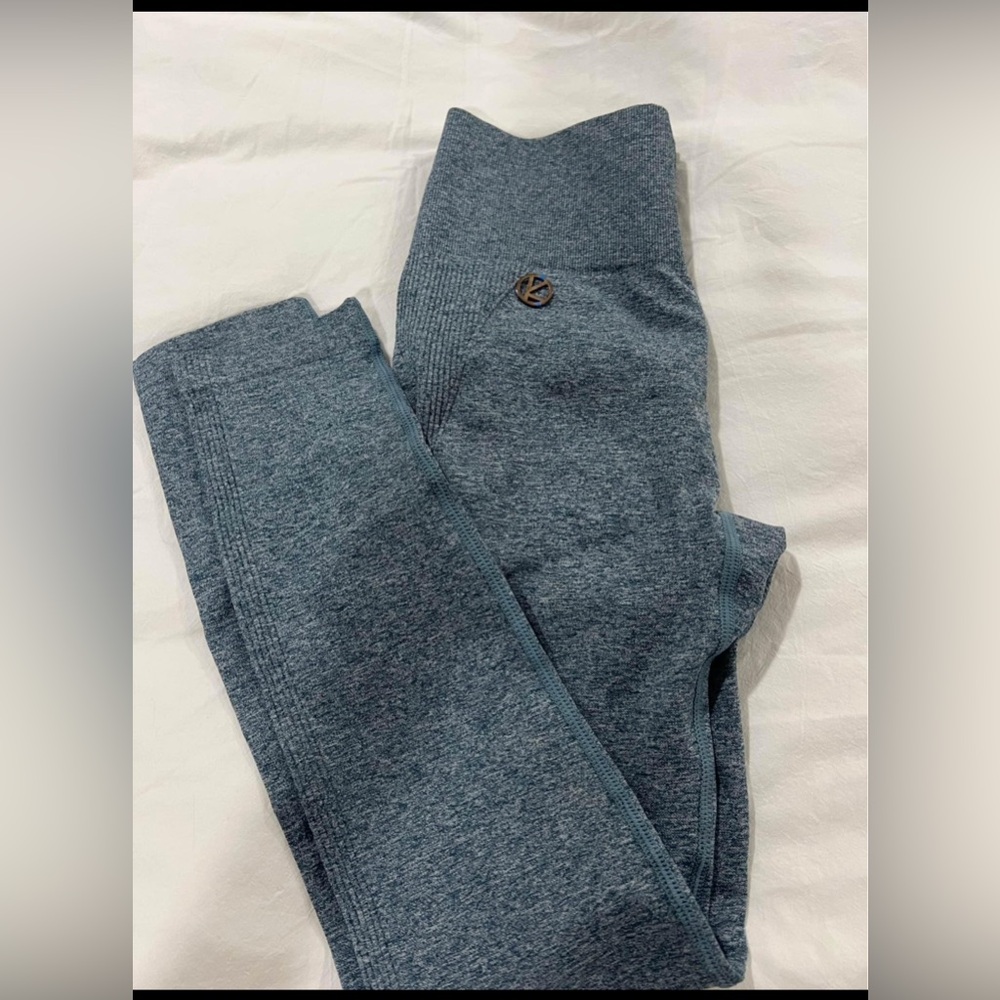 Push up leggings size small